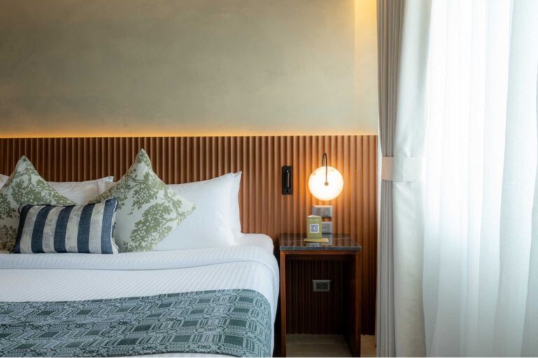 Deluxe Queen — interior detail